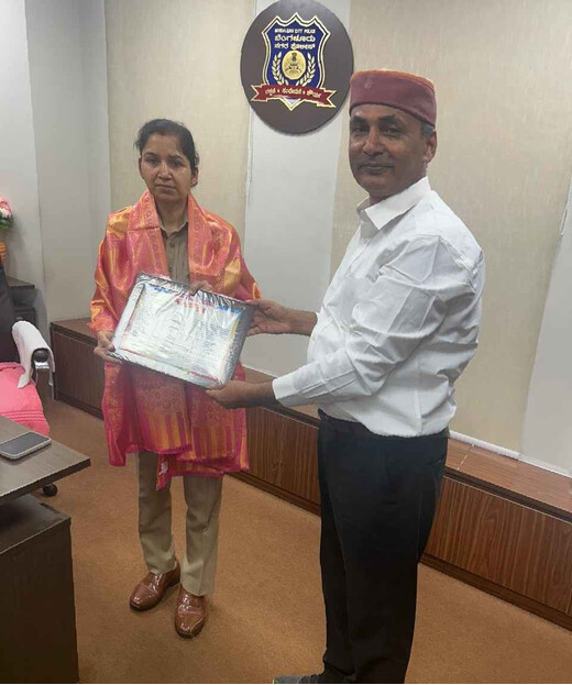 ईमानदारी की मिसाल बनीं डीसीपी क्षमा मिश्रा, जनता द्वारा हुईं सम्मानित